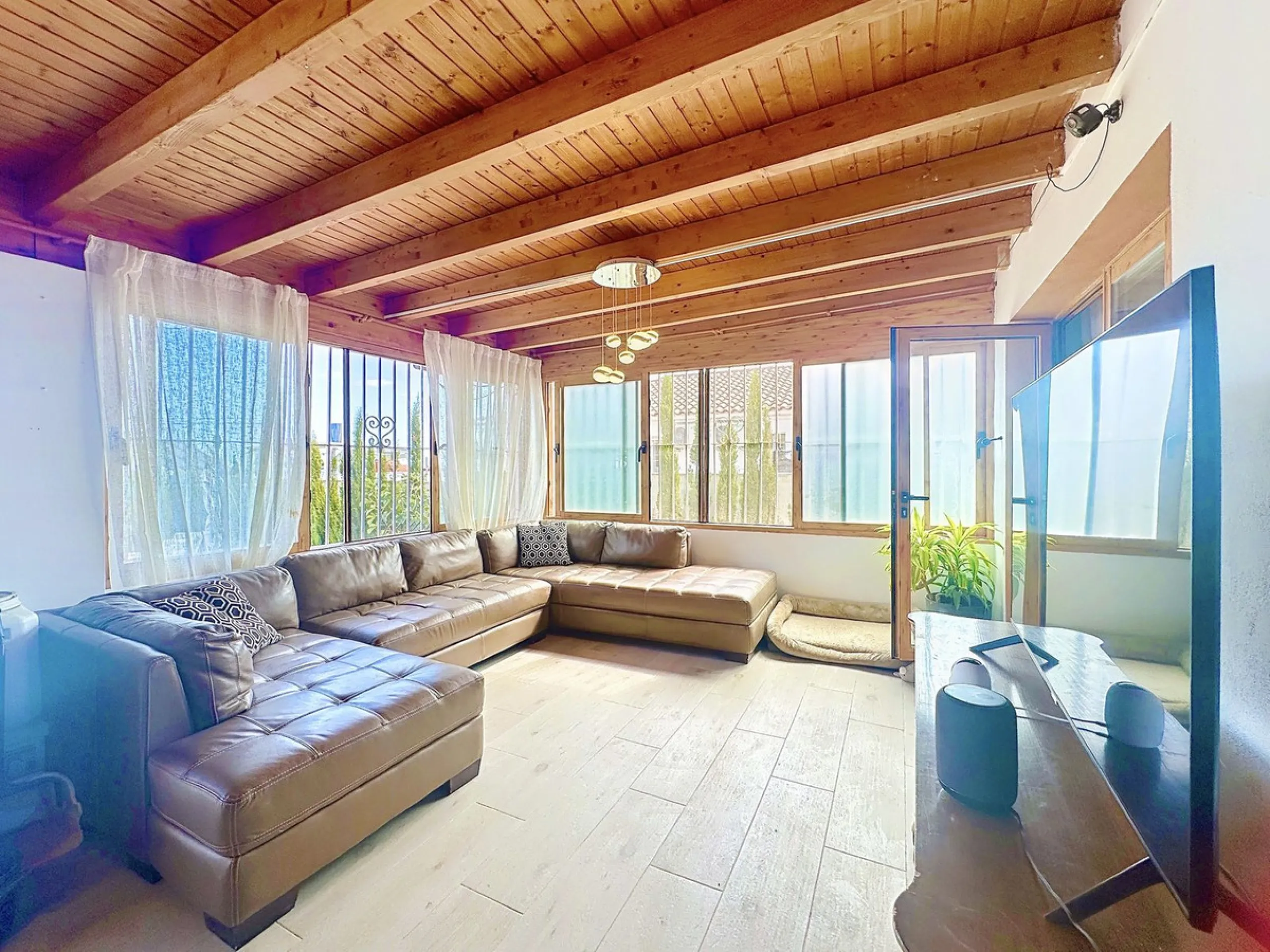 Exclusive Villa in Buenas Noches, Estepona – Prime Location between Gibraltar and Marbella