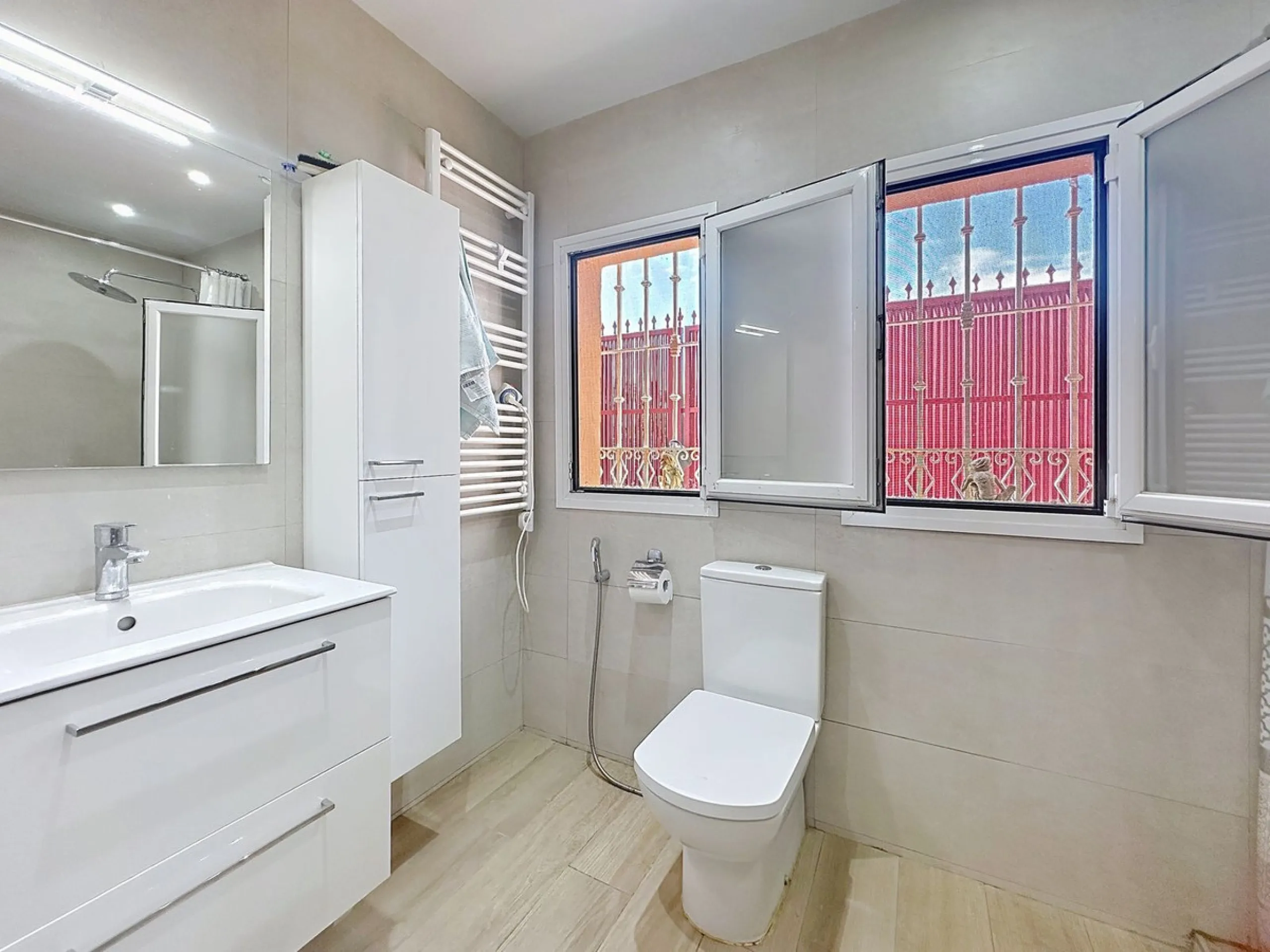 Exclusive Villa in Buenas Noches, Estepona – Prime Location between Gibraltar and Marbella