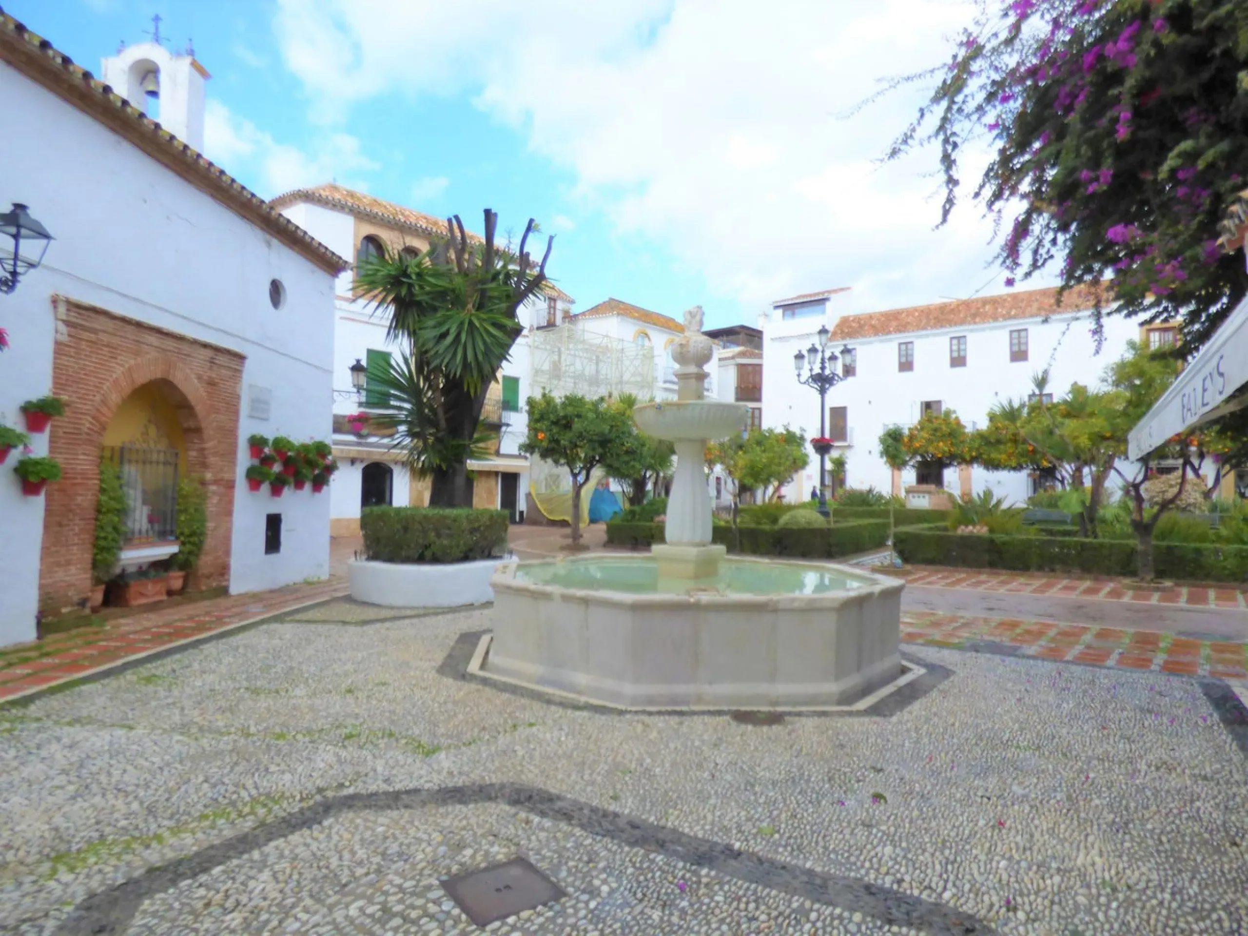 A unique purchasing opportunity, as this is the only development plot still available in Marbella's Old Town.