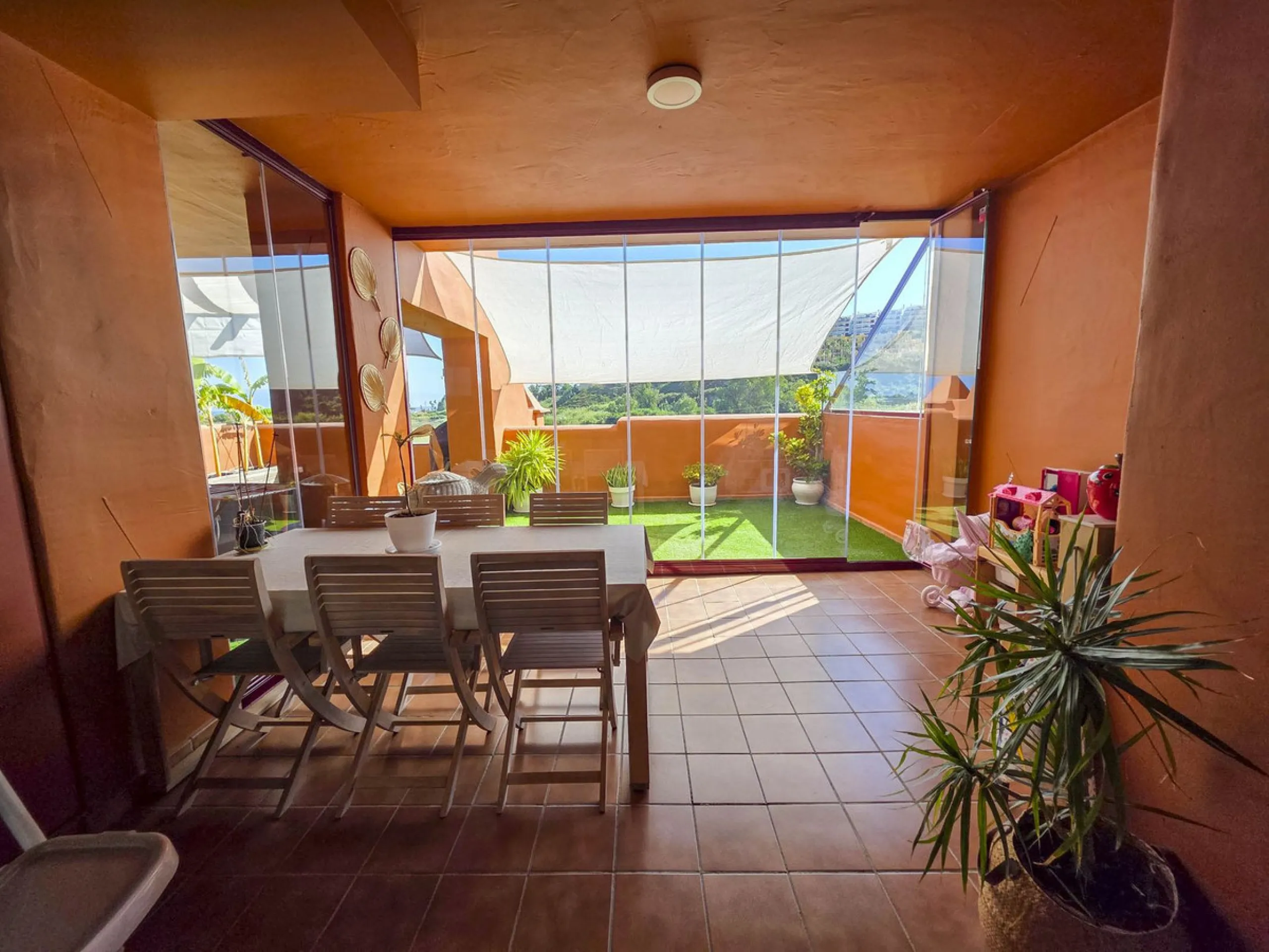3-Bedroom Apartment with Glazed Terraces and Sea Views in Viñedos del Mar