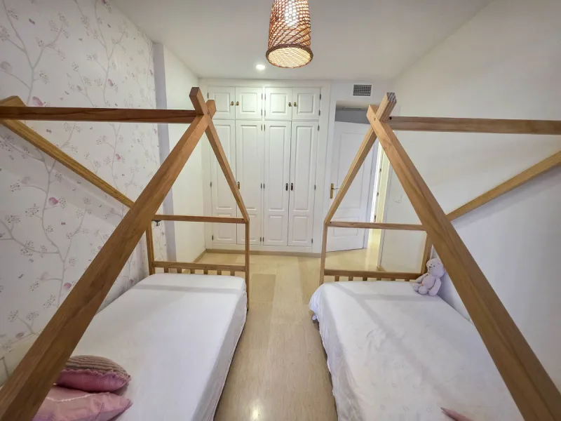 3-Bedroom Apartment with Glazed Terraces and Sea Views in Viñedos del Mar