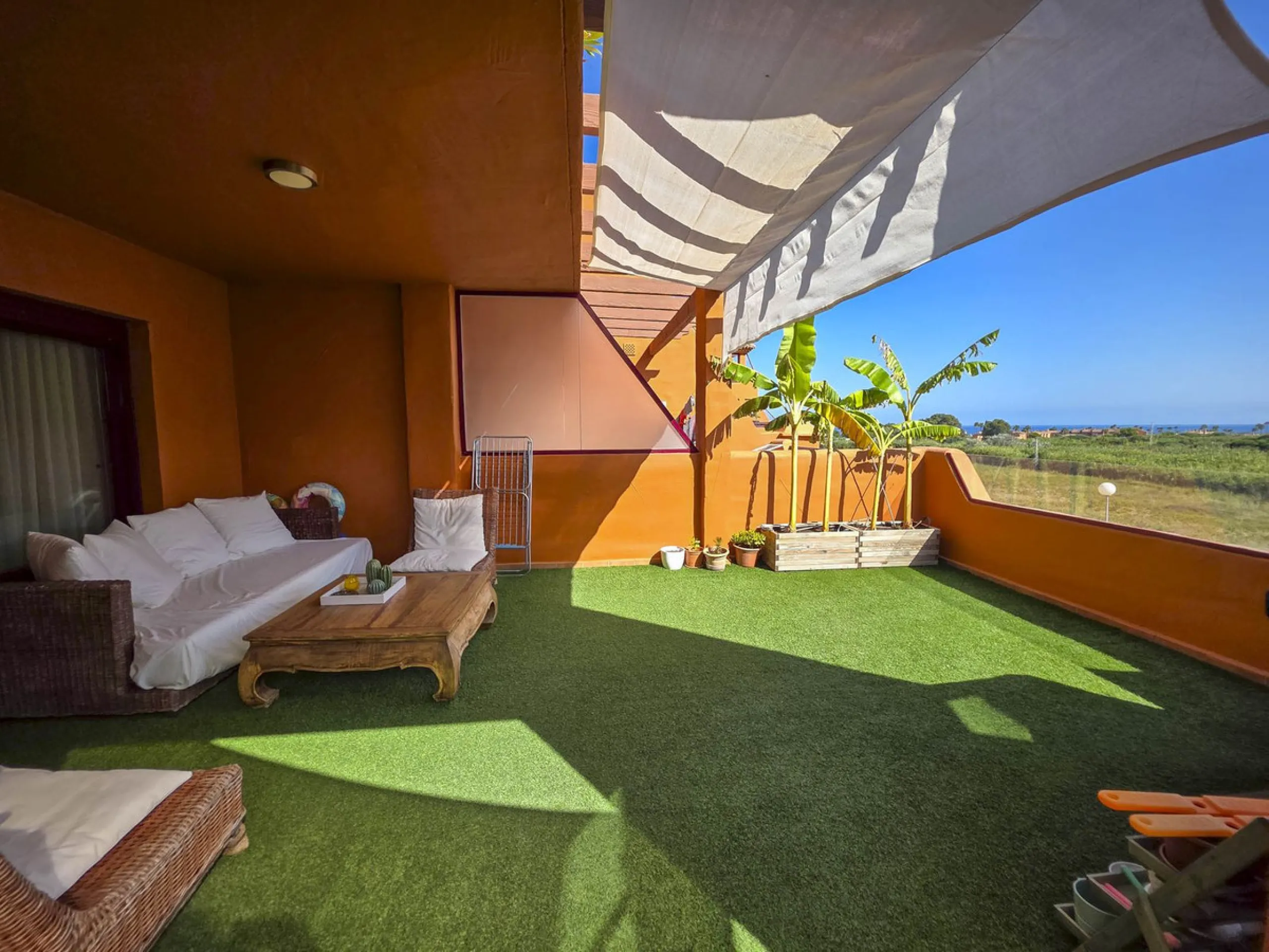 3-Bedroom Apartment with Glazed Terraces and Sea Views in Viñedos del Mar