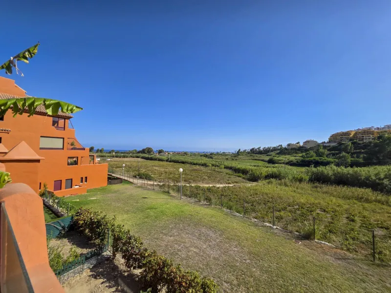 3-Bedroom Apartment with Glazed Terraces and Sea Views in Viñedos del Mar