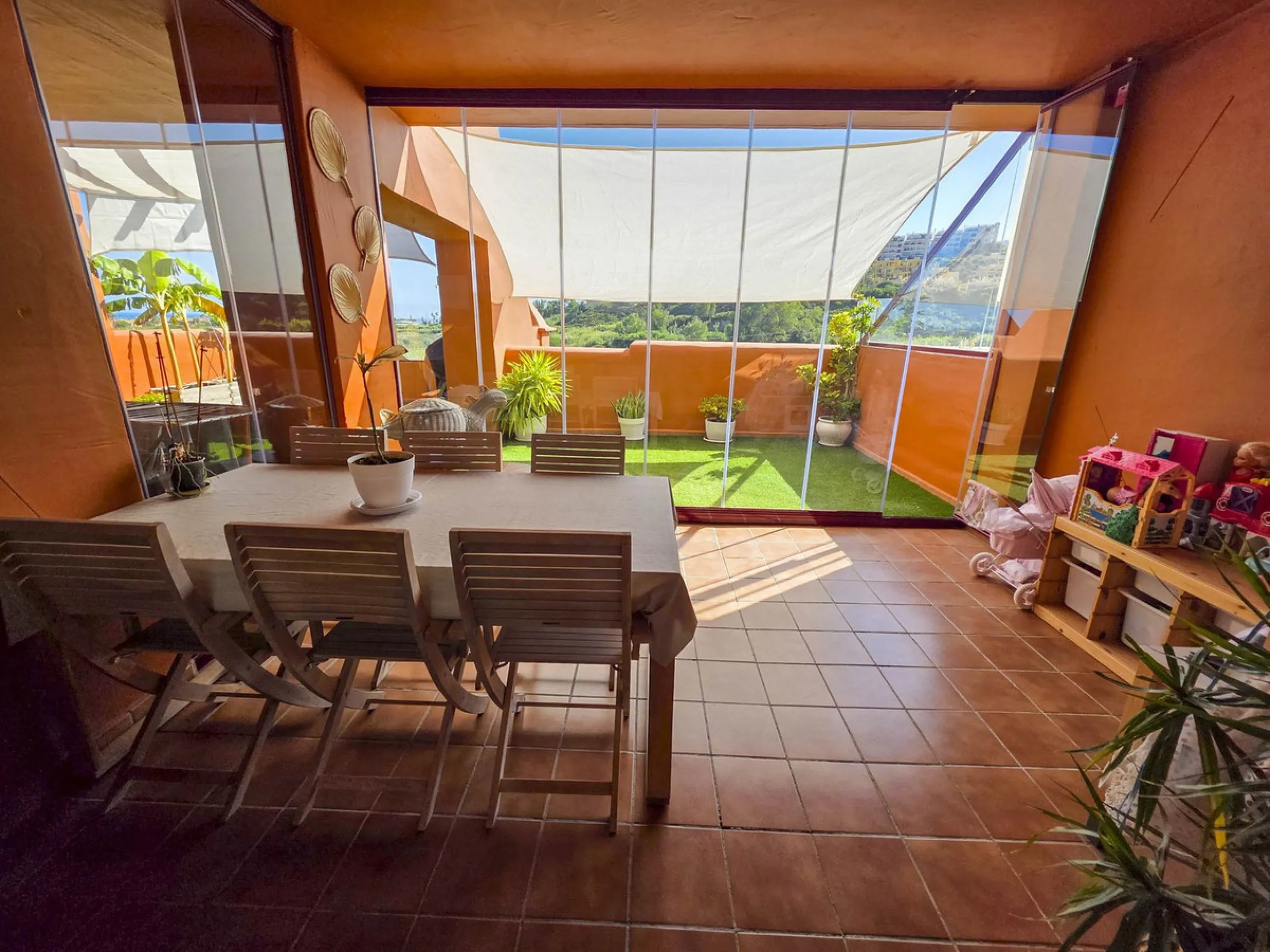 3-Bedroom Apartment with Glazed Terraces and Sea Views in Viñedos del Mar