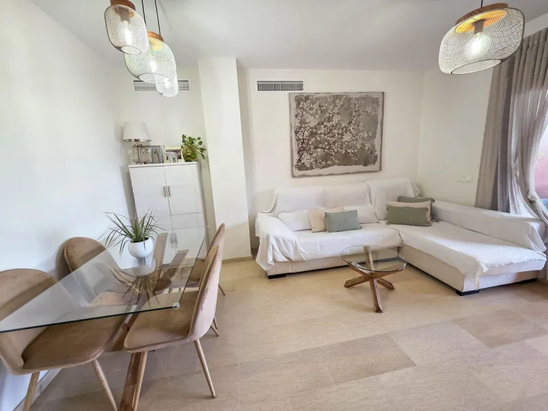 3-Bedroom Apartment with Glazed Terraces and Sea Views in Viñedos del Mar