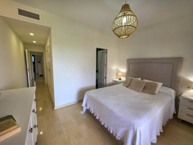 3-Bedroom Apartment with Glazed Terraces and Sea Views in Viñedos del Mar