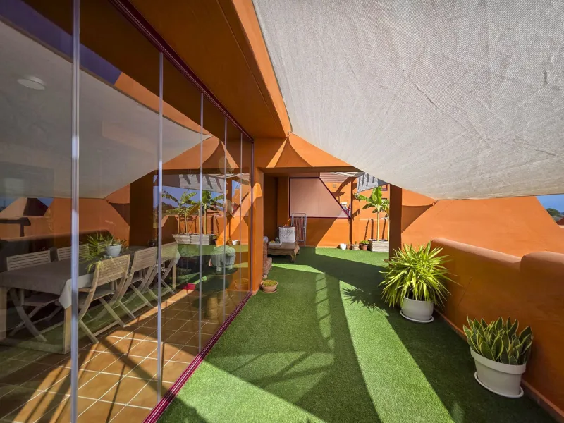 3-Bedroom Apartment with Glazed Terraces and Sea Views in Viñedos del Mar