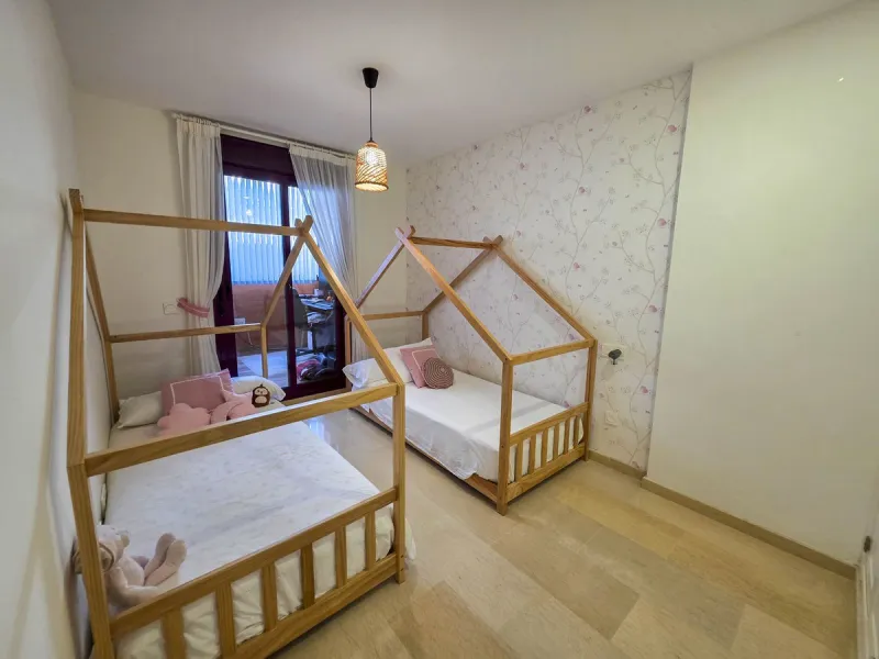 3-Bedroom Apartment with Glazed Terraces and Sea Views in Viñedos del Mar