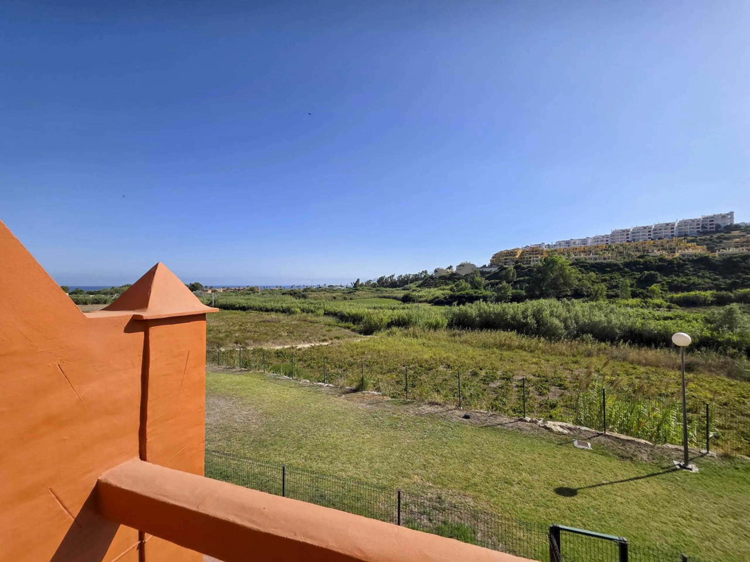 3-Bedroom Apartment with Glazed Terraces and Sea Views in Viñedos del Mar