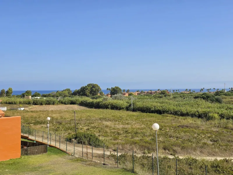3-Bedroom Apartment with Glazed Terraces and Sea Views in Viñedos del Mar