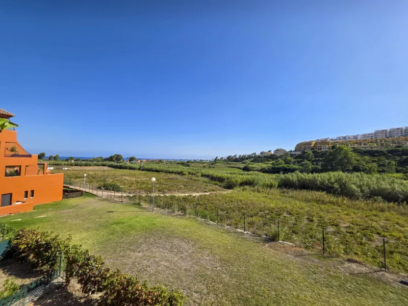 3-Bedroom Apartment with Glazed Terraces and Sea Views in Viñedos del Mar
