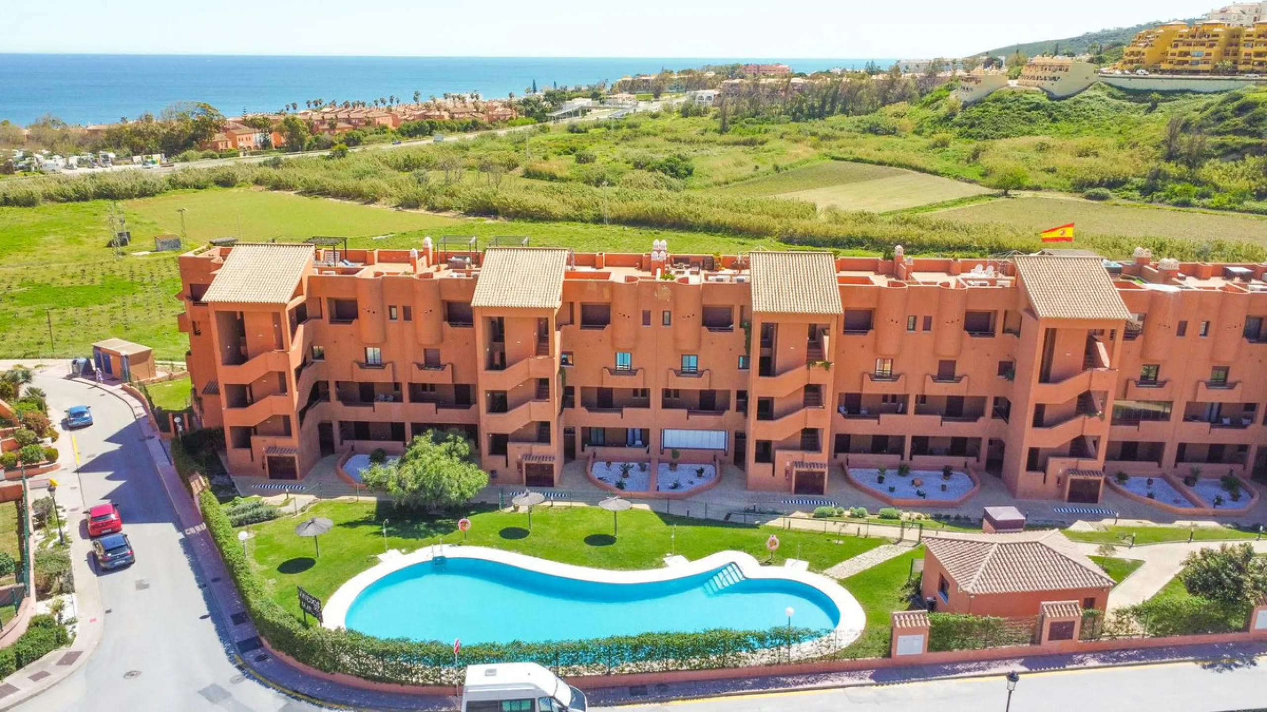 3-Bedroom Apartment with Glazed Terraces and Sea Views in Viñedos del Mar