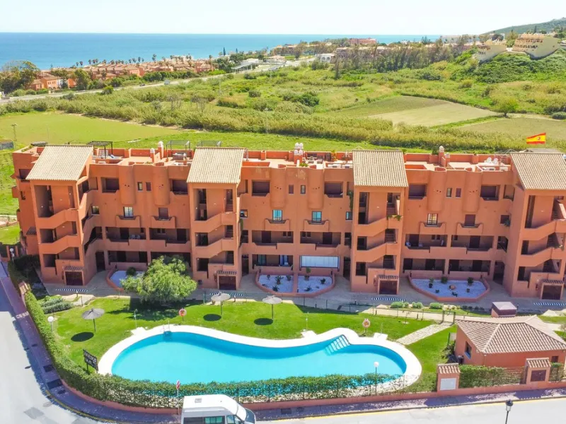 3-Bedroom Apartment with Glazed Terraces and Sea Views in Viñedos del Mar