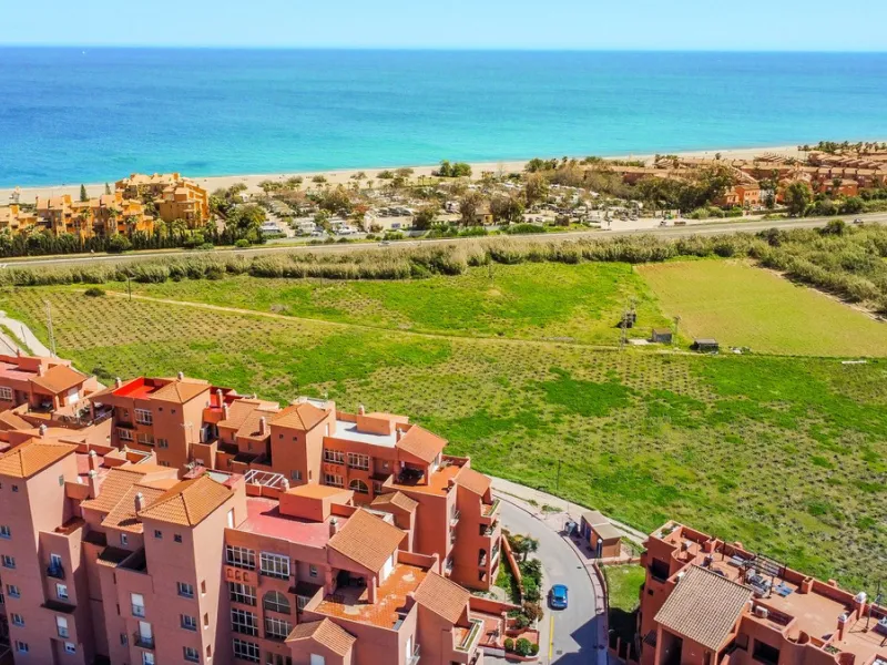 3-Bedroom Apartment with Glazed Terraces and Sea Views in Viñedos del Mar
