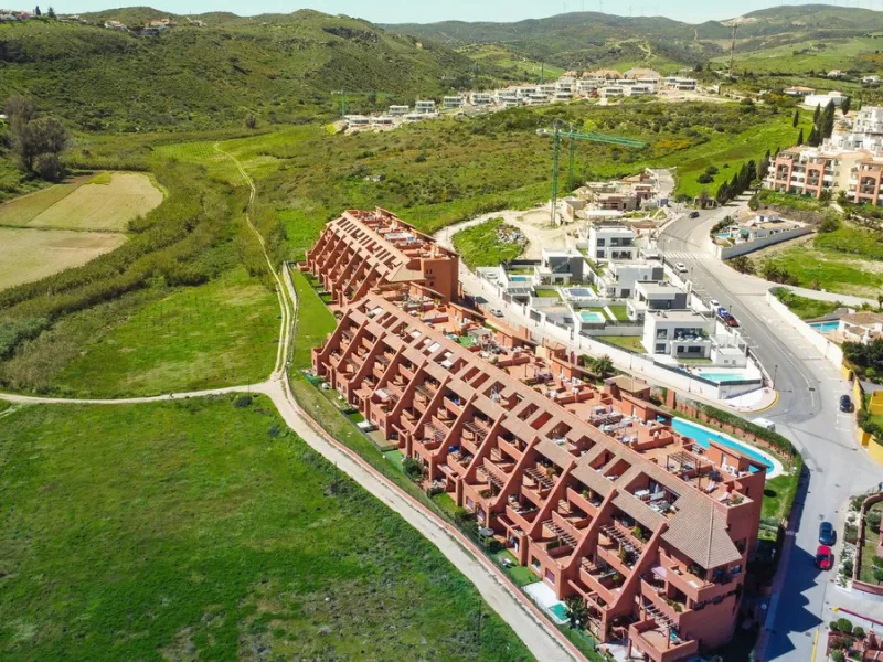 3-Bedroom Apartment with Glazed Terraces and Sea Views in Viñedos del Mar