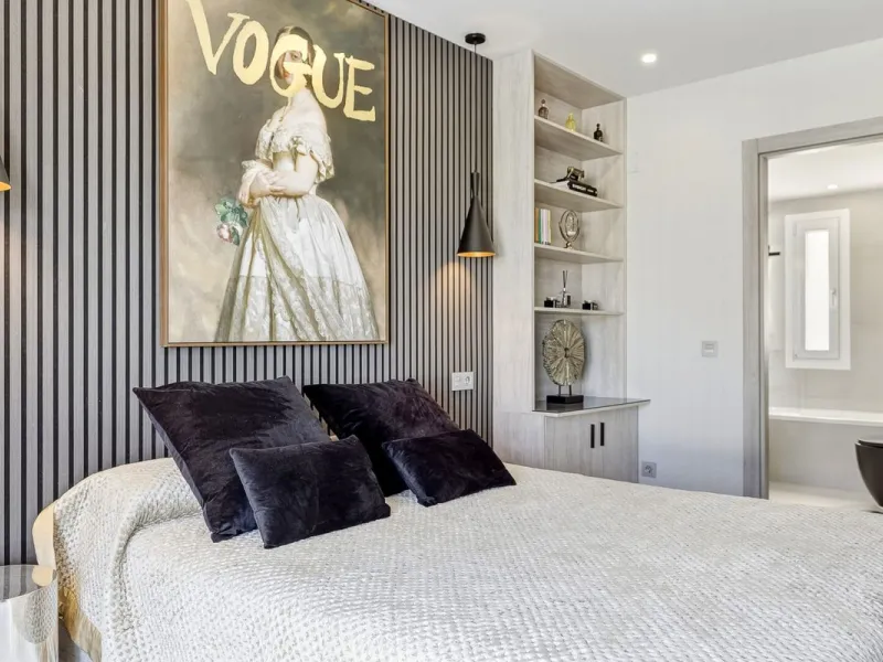 This Stuning penthouse in Terrazas del Rodeo, Nueva Andalucía (Costa del Sol) combines luxury, comfort, and a privileged location.