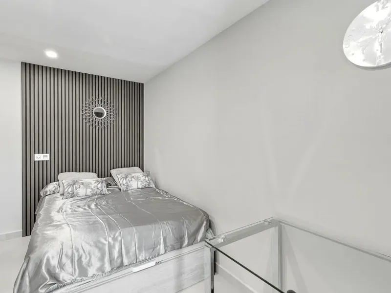 This Stuning penthouse in Terrazas del Rodeo, Nueva Andalucía (Costa del Sol) combines luxury, comfort, and a privileged location.