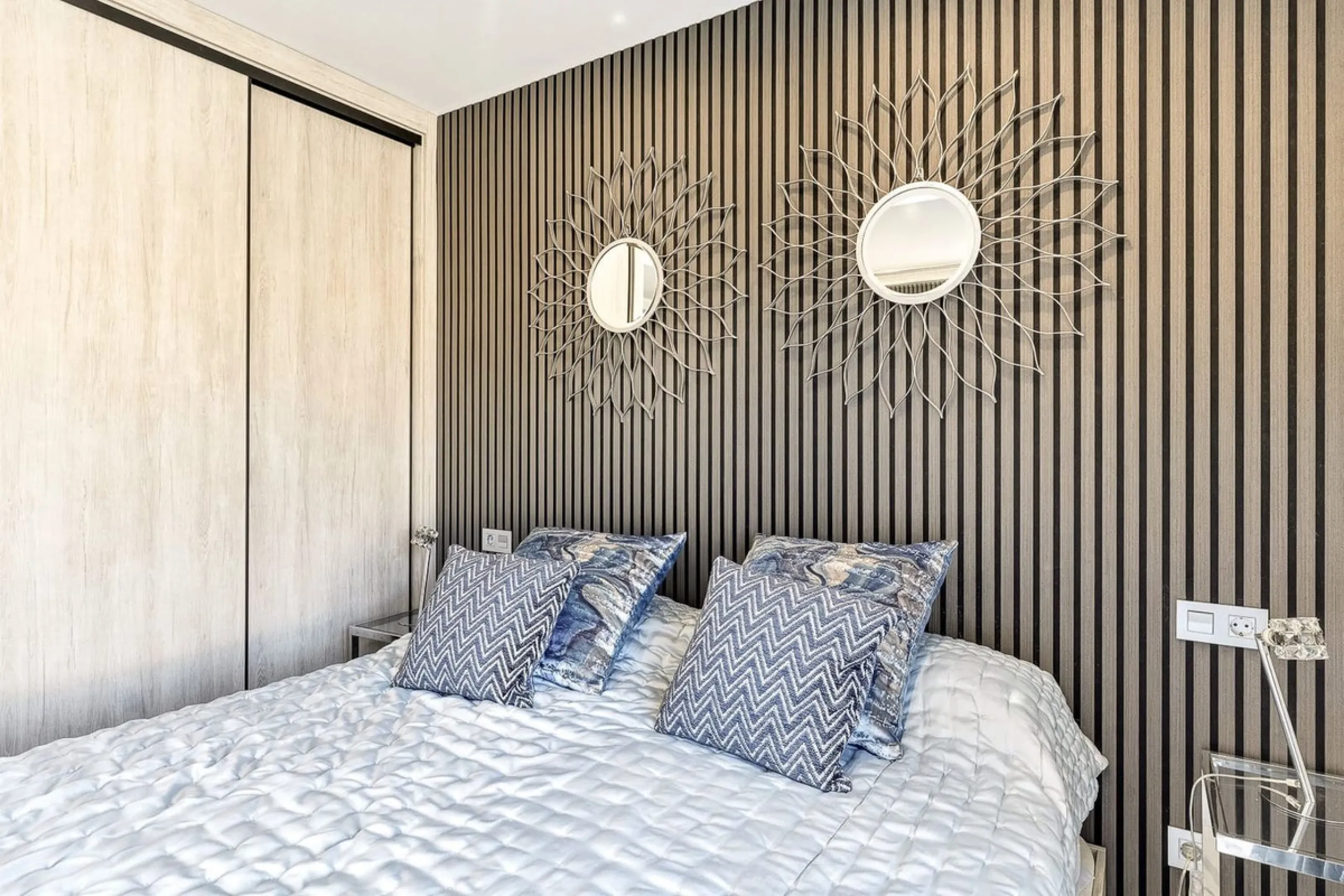 This Stuning penthouse in Terrazas del Rodeo, Nueva Andalucía (Costa del Sol) combines luxury, comfort, and a privileged location.