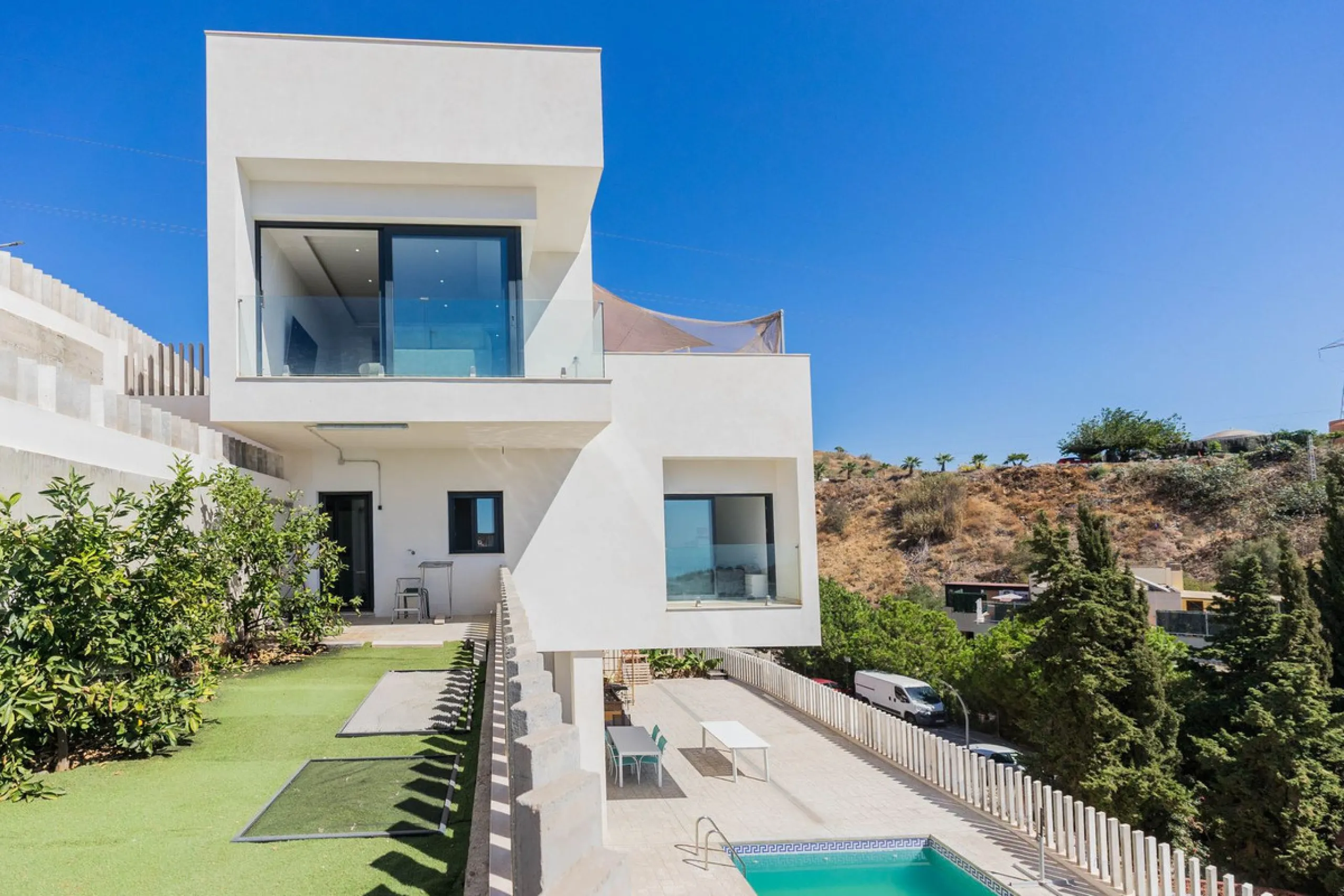 House - Detached Villa в продаже в Vélez-Málaga, Málaga. В доме 5 спален и 3 ванных комнат. Площадь дома 295 м²