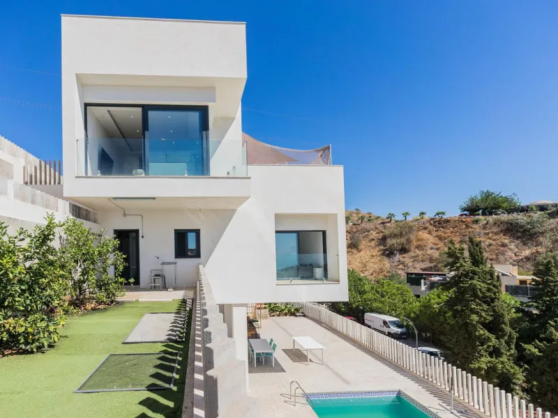 House - Detached Villa в продаже в Vélez-Málaga, Málaga. В доме 5 спален и 3 ванных комнат. Площадь дома 295 м²