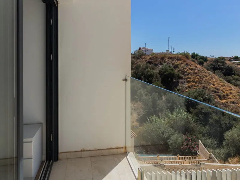 House - Detached Villa в продаже в Vélez-Málaga, Málaga. В доме 5 спален и 3 ванных комнат. Площадь дома 295 м²