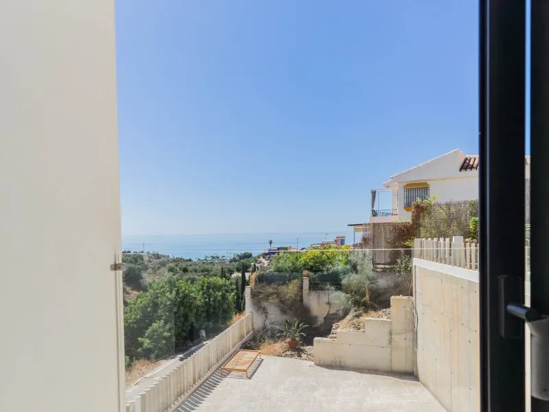House - Detached Villa в продаже в Vélez-Málaga, Málaga. В доме 5 спален и 3 ванных комнат. Площадь дома 295 м²