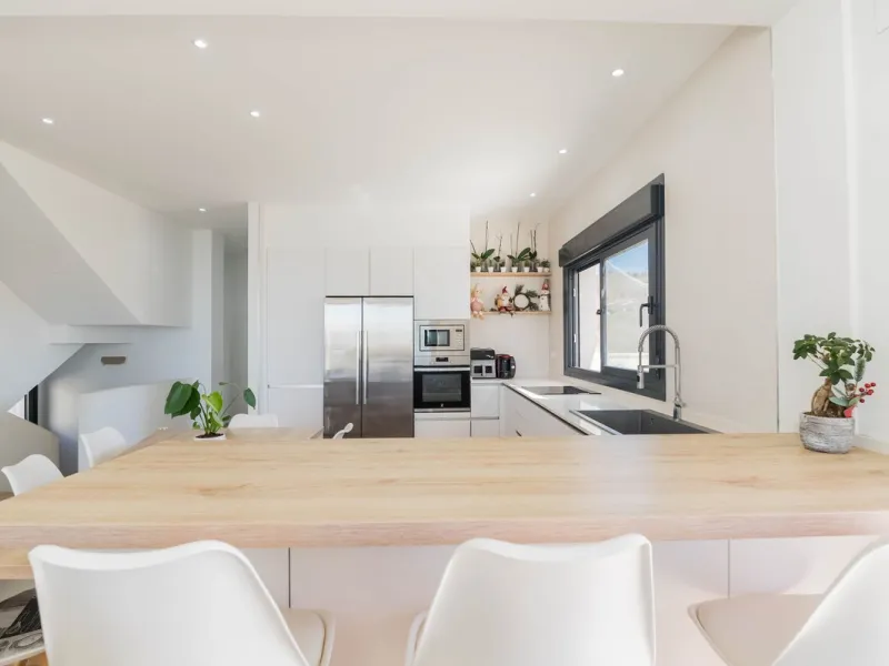 House - Detached Villa в продаже в Vélez-Málaga, Málaga. В доме 5 спален и 3 ванных комнат. Площадь дома 295 м²