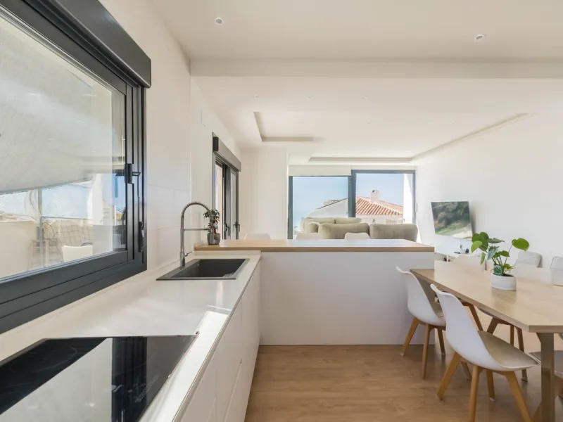 House - Detached Villa в продаже в Vélez-Málaga, Málaga. В доме 5 спален и 3 ванных комнат. Площадь дома 295 м²