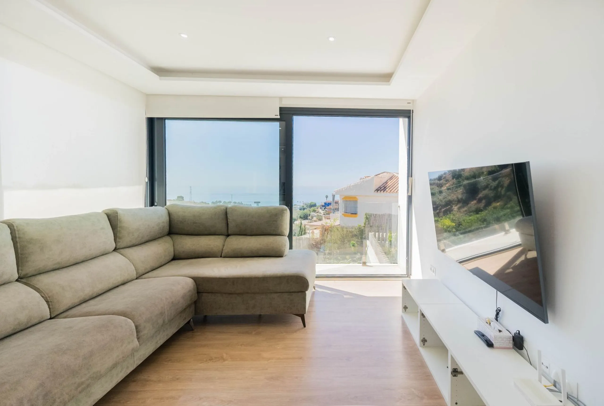 House - Detached Villa в продаже в Vélez-Málaga, Málaga. В доме 5 спален и 3 ванных комнат. Площадь дома 295 м²