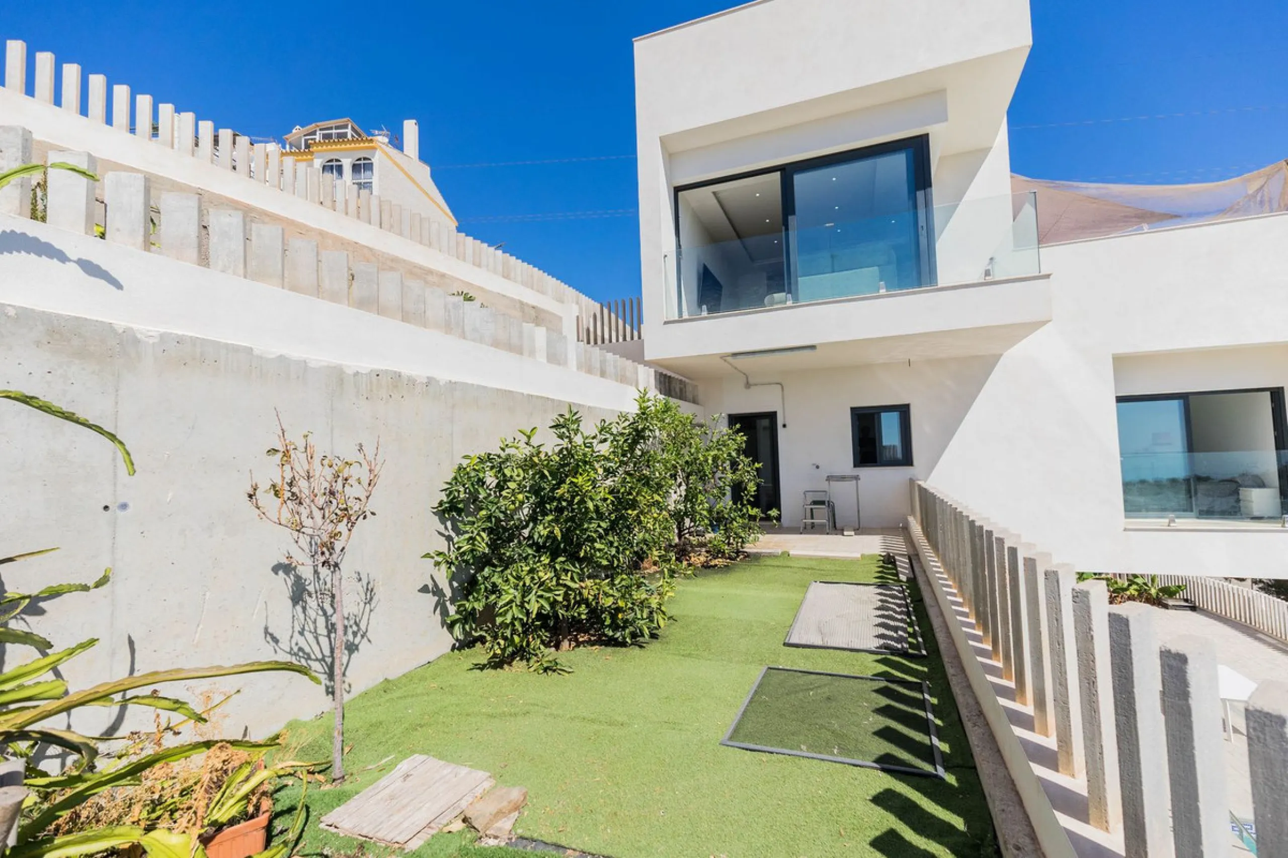House - Detached Villa в продаже в Vélez-Málaga, Málaga. В доме 5 спален и 3 ванных комнат. Площадь дома 295 м²