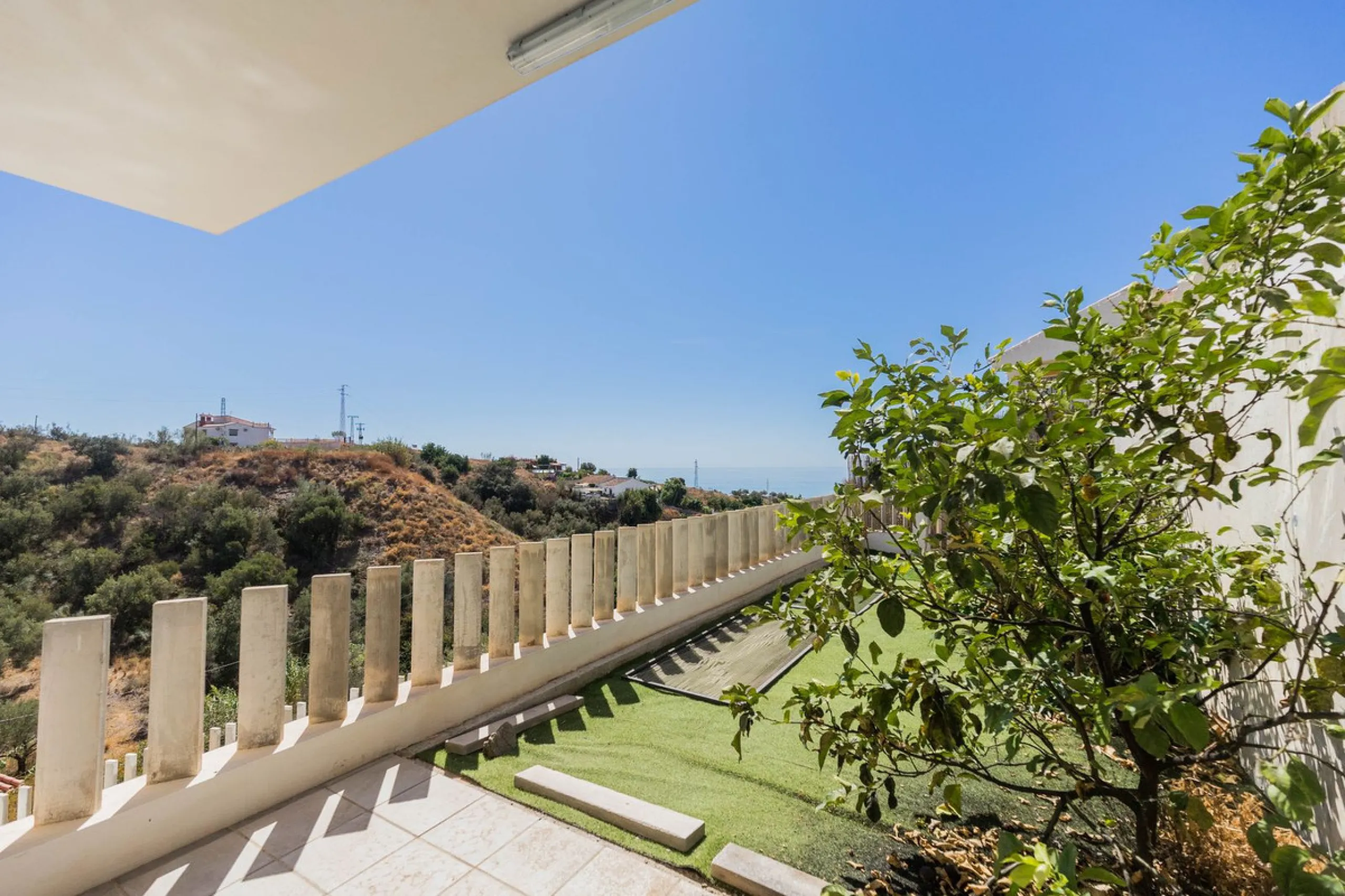 House - Detached Villa в продаже в Vélez-Málaga, Málaga. В доме 5 спален и 3 ванных комнат. Площадь дома 295 м²