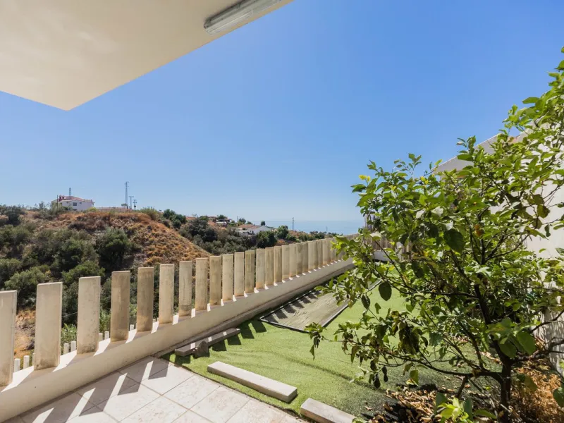House - Detached Villa в продаже в Vélez-Málaga, Málaga. В доме 5 спален и 3 ванных комнат. Площадь дома 295 м²