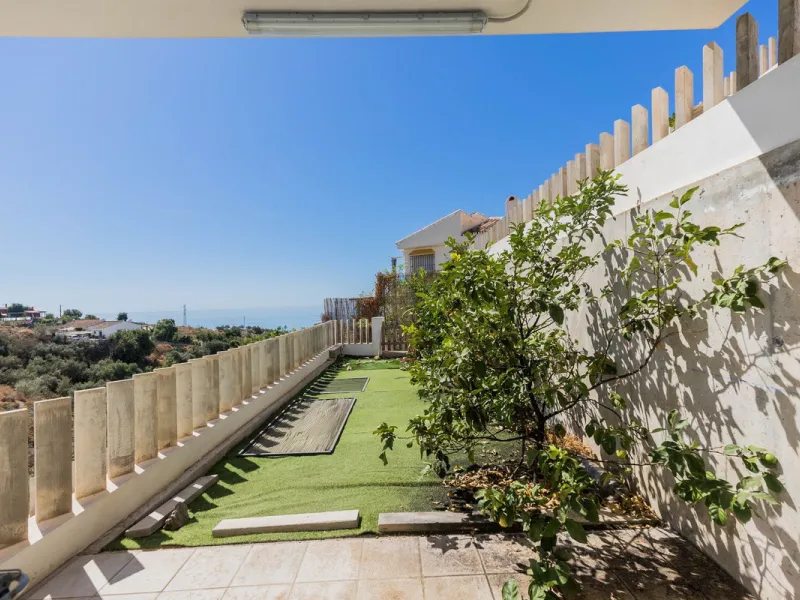 House - Detached Villa в продаже в Vélez-Málaga, Málaga. В доме 5 спален и 3 ванных комнат. Площадь дома 295 м²