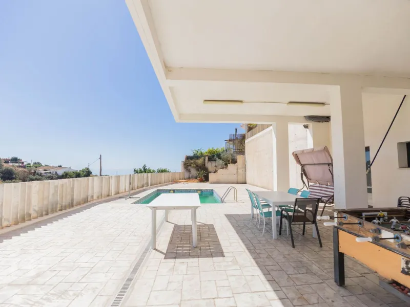 House - Detached Villa в продаже в Vélez-Málaga, Málaga. В доме 5 спален и 3 ванных комнат. Площадь дома 295 м²