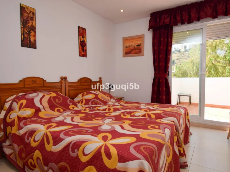 Spacious Top-Floor Apartment with Panoramic Views – Ideal for Residential Living or Investment