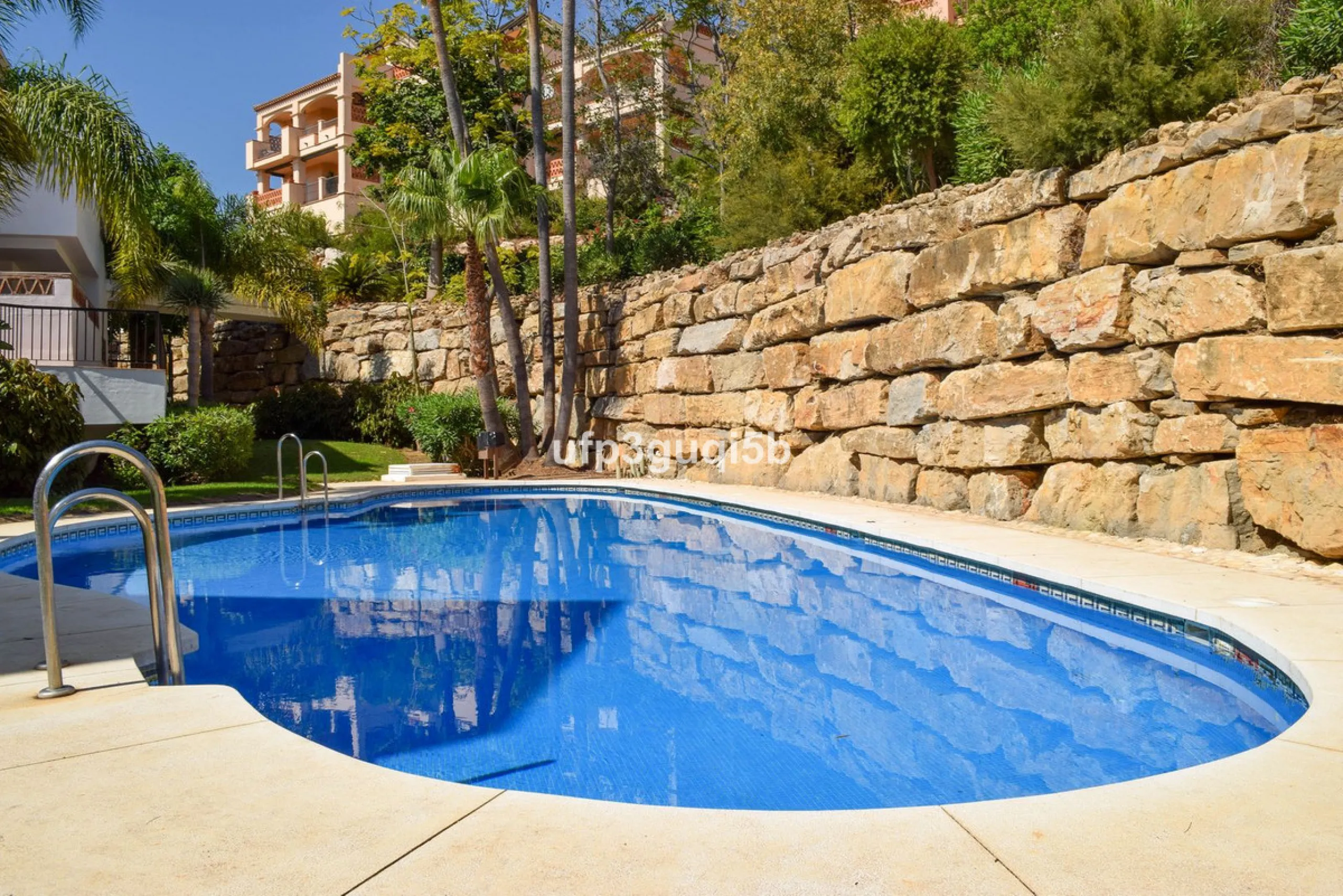 Spacious Top-Floor Apartment with Panoramic Views – Ideal for Residential Living or Investment