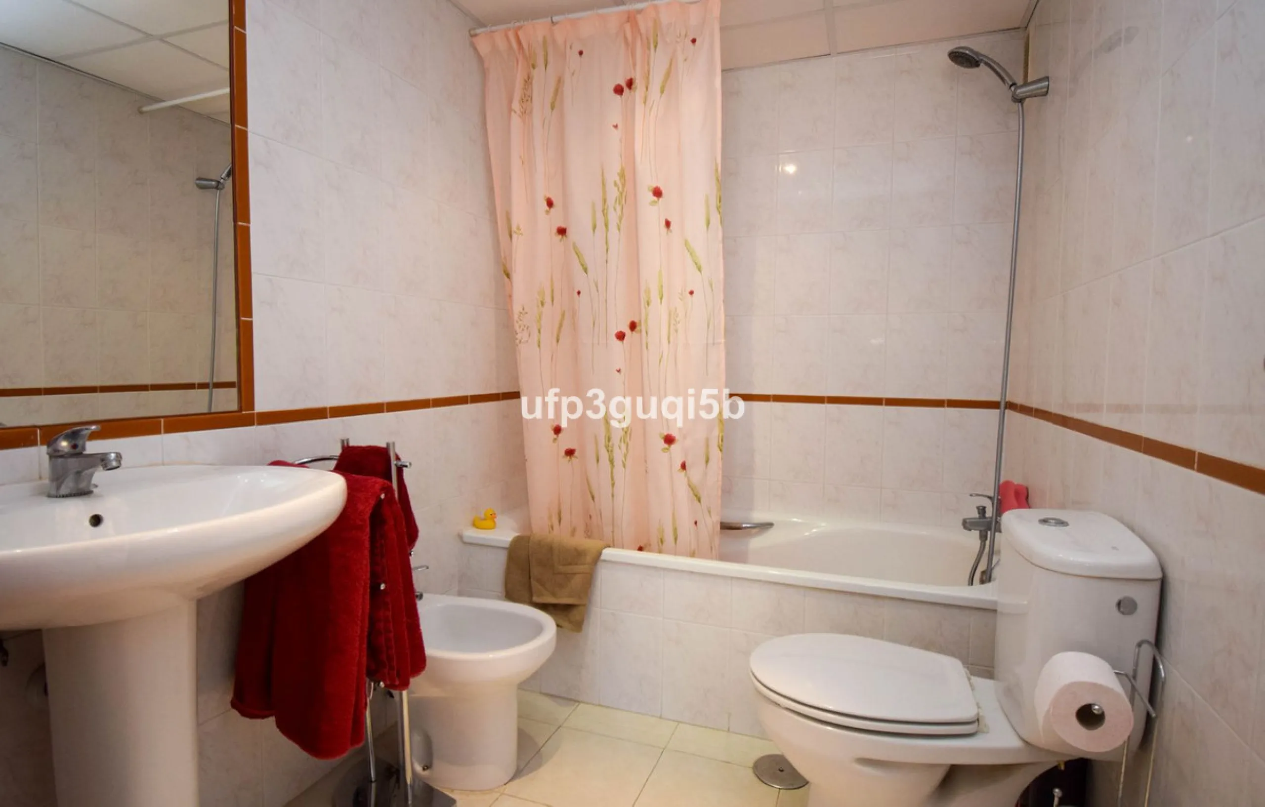 Spacious Top-Floor Apartment with Panoramic Views – Ideal for Residential Living or Investment