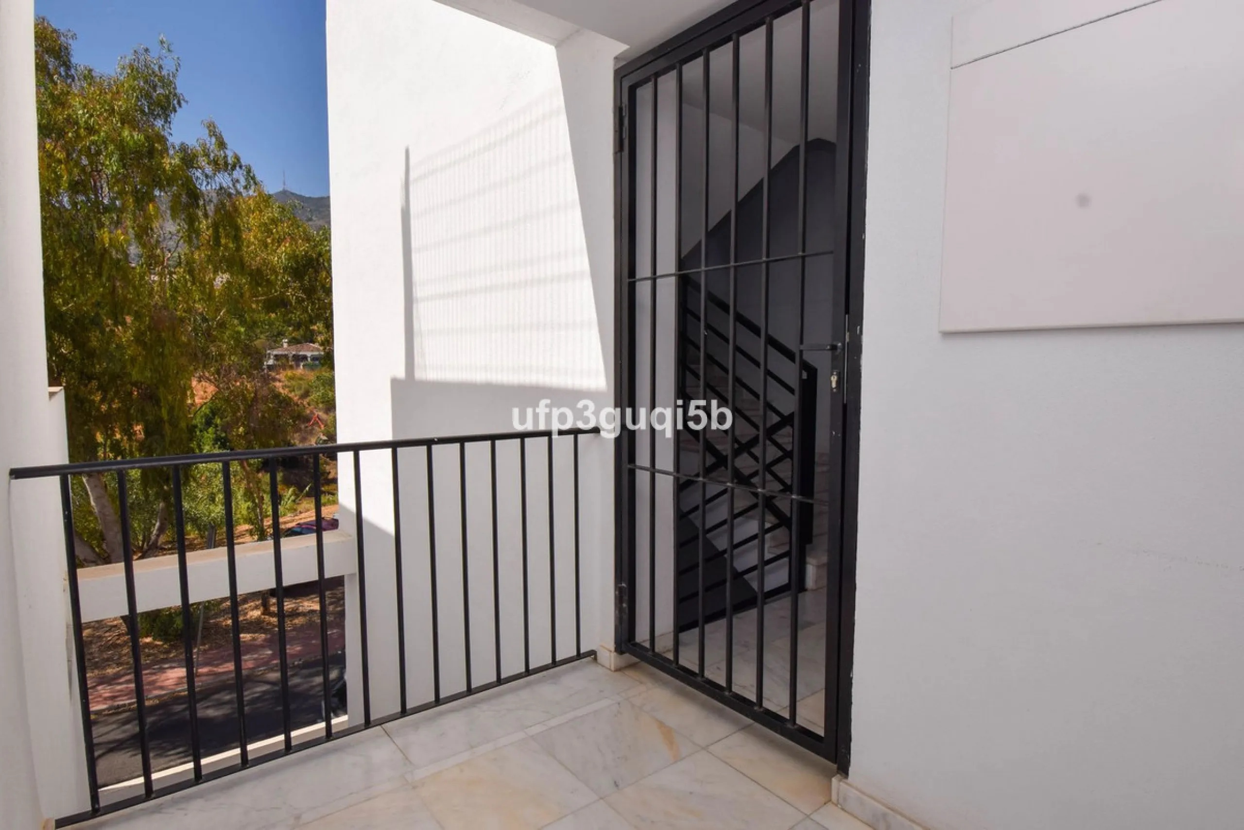 Spacious Top-Floor Apartment with Panoramic Views – Ideal for Residential Living or Investment