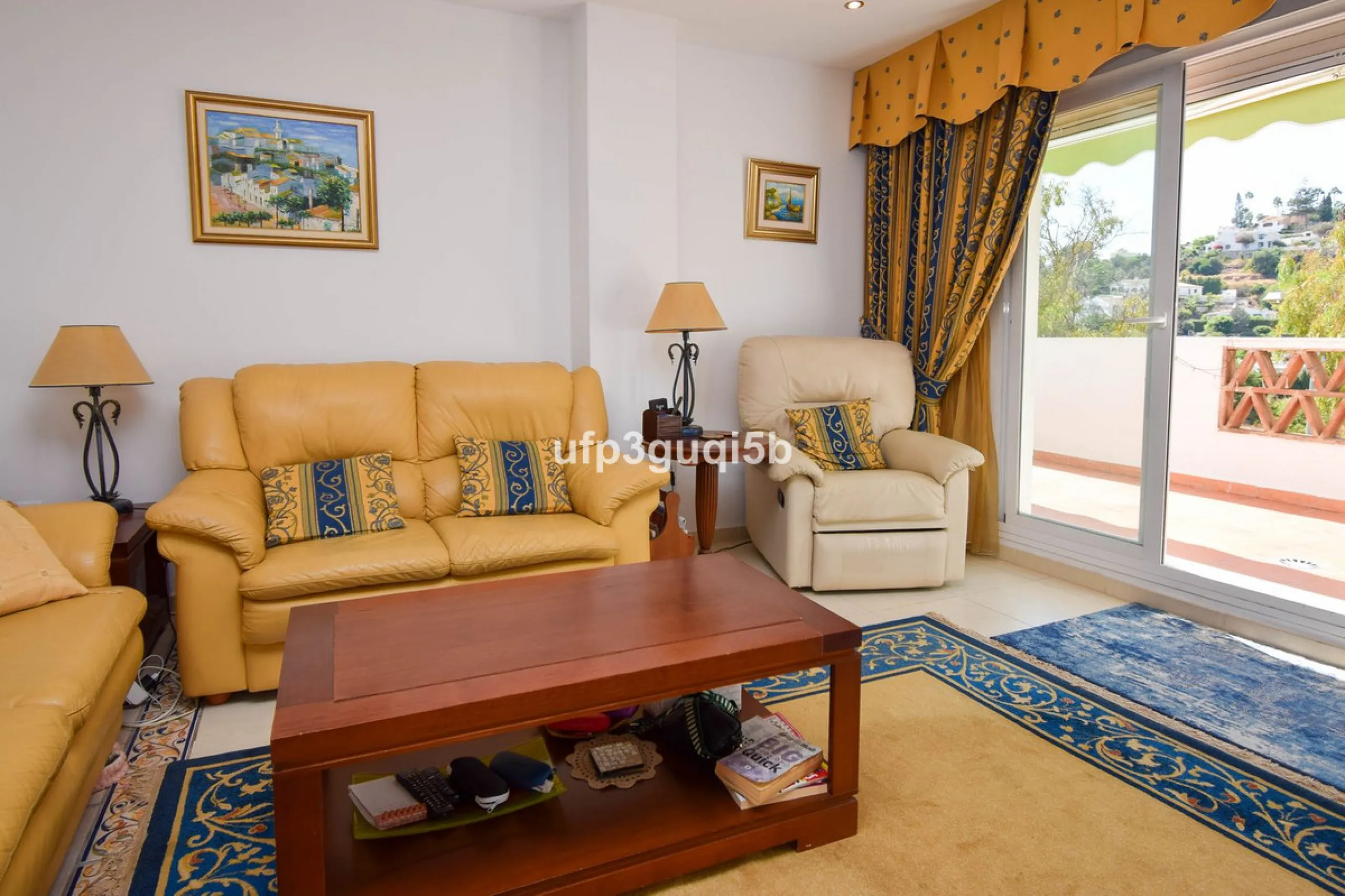 Spacious Top-Floor Apartment with Panoramic Views – Ideal for Residential Living or Investment