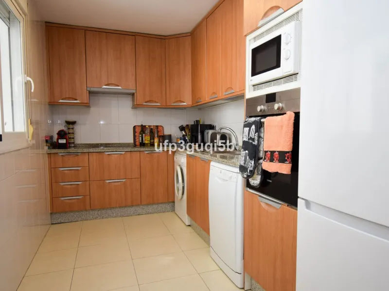 Spacious Top-Floor Apartment with Panoramic Views – Ideal for Residential Living or Investment