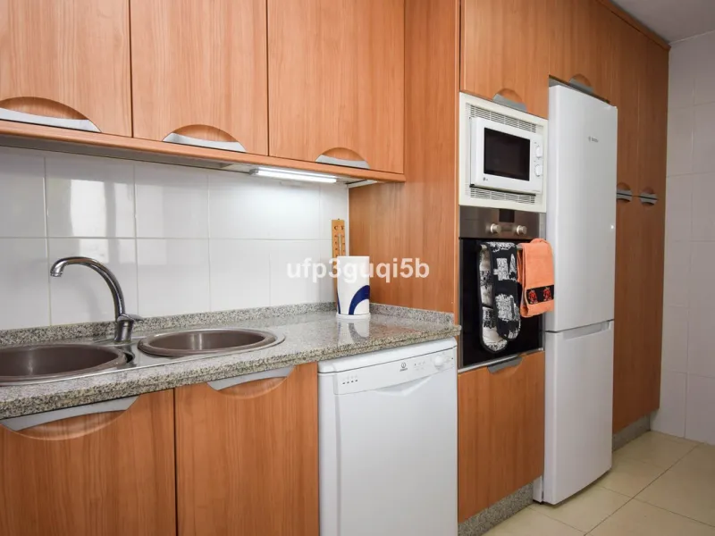 Spacious Top-Floor Apartment with Panoramic Views – Ideal for Residential Living or Investment