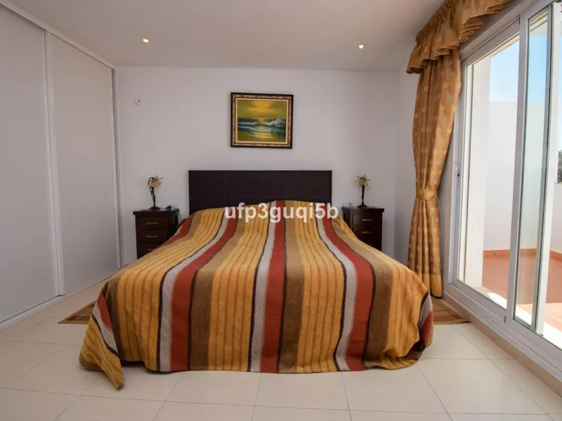 Spacious Top-Floor Apartment with Panoramic Views – Ideal for Residential Living or Investment