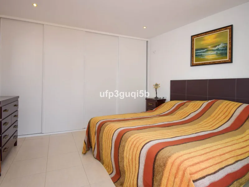 Spacious Top-Floor Apartment with Panoramic Views – Ideal for Residential Living or Investment