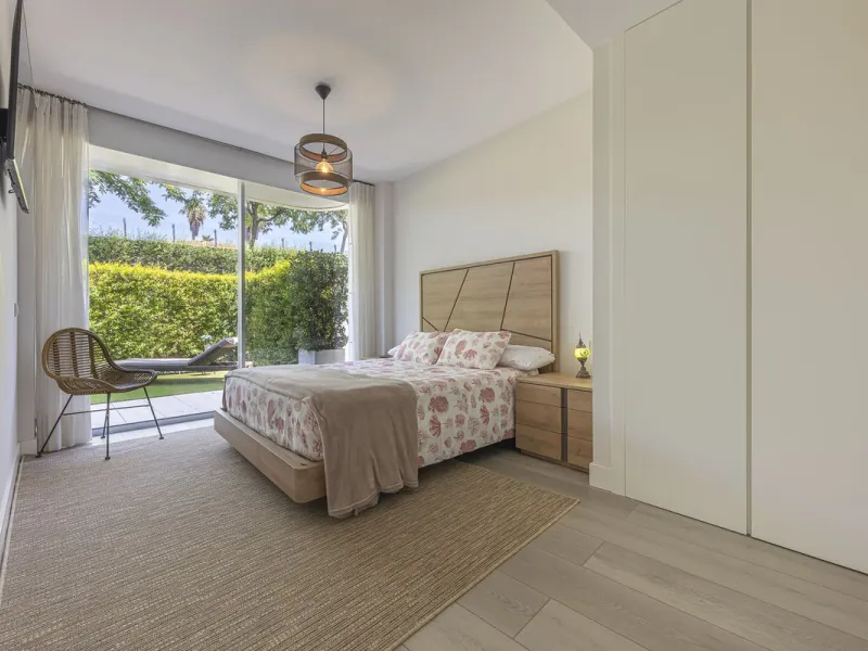 Apartment - Ground Floor Apartment в продаже в Estepona, Málaga. В доме 2 спален и 2 ванных комнат. Площадь дома 121 м²