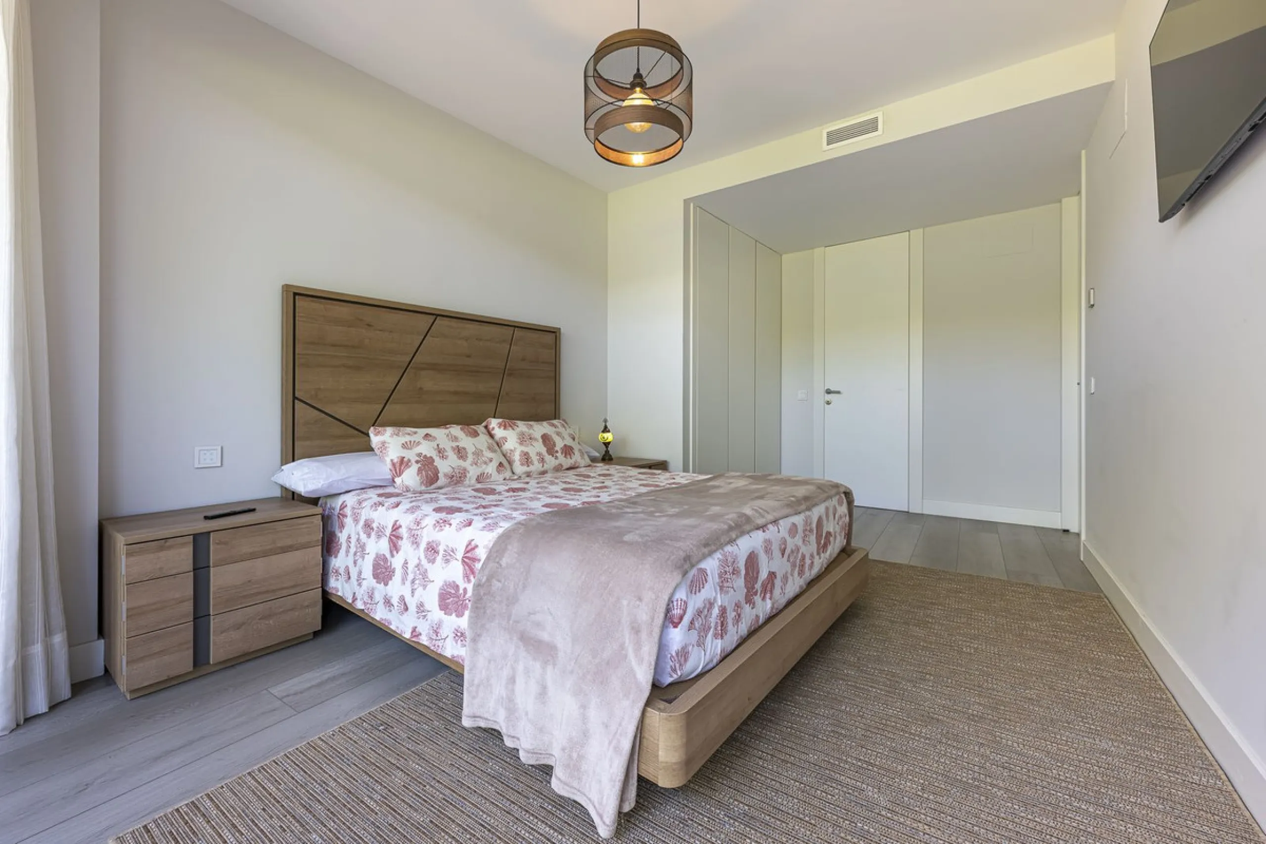 Apartment - Ground Floor Apartment в продаже в Estepona, Málaga. В доме 2 спален и 2 ванных комнат. Площадь дома 121 м²