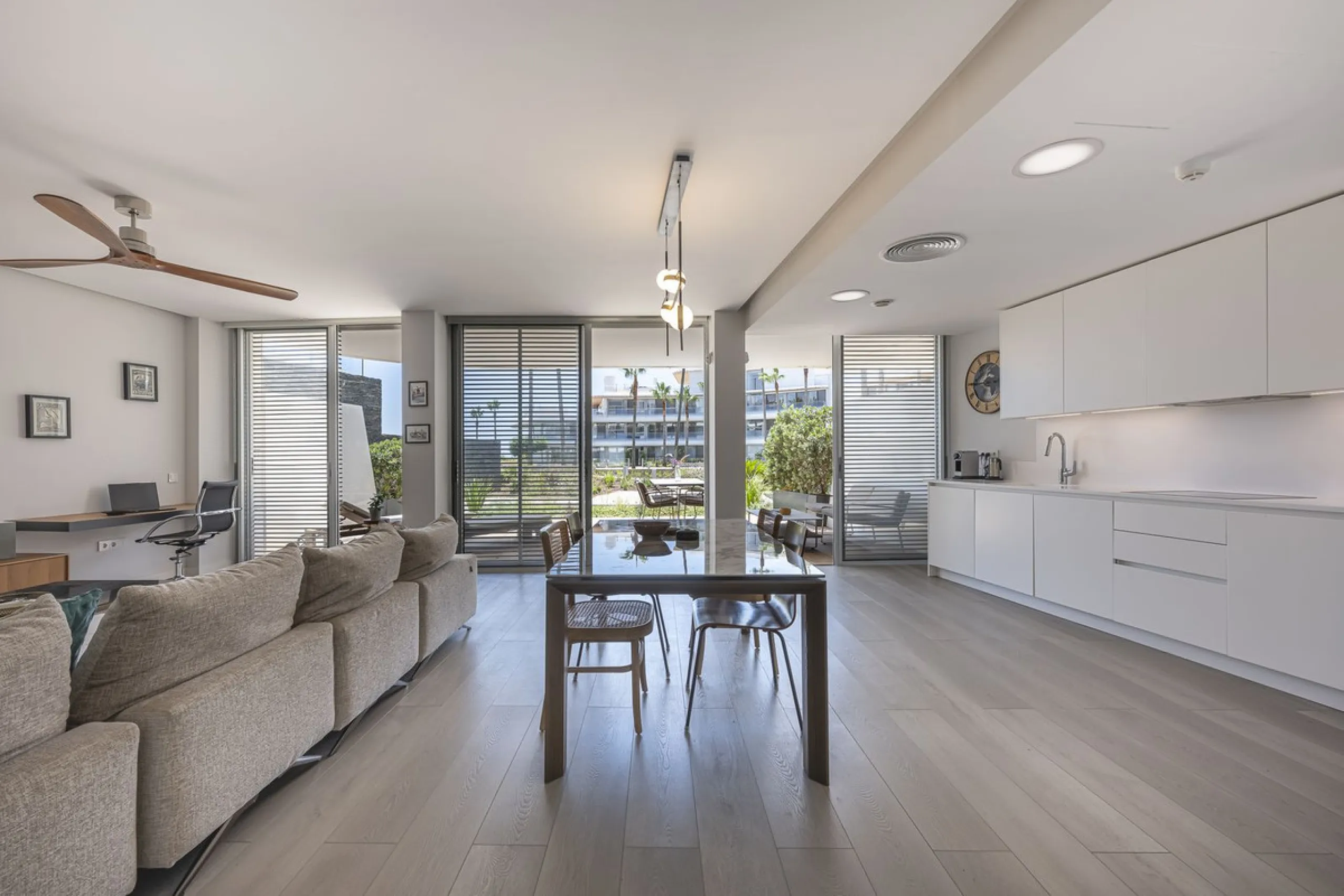 Apartment - Ground Floor Apartment в продаже в Estepona, Málaga. В доме 2 спален и 2 ванных комнат. Площадь дома 121 м²