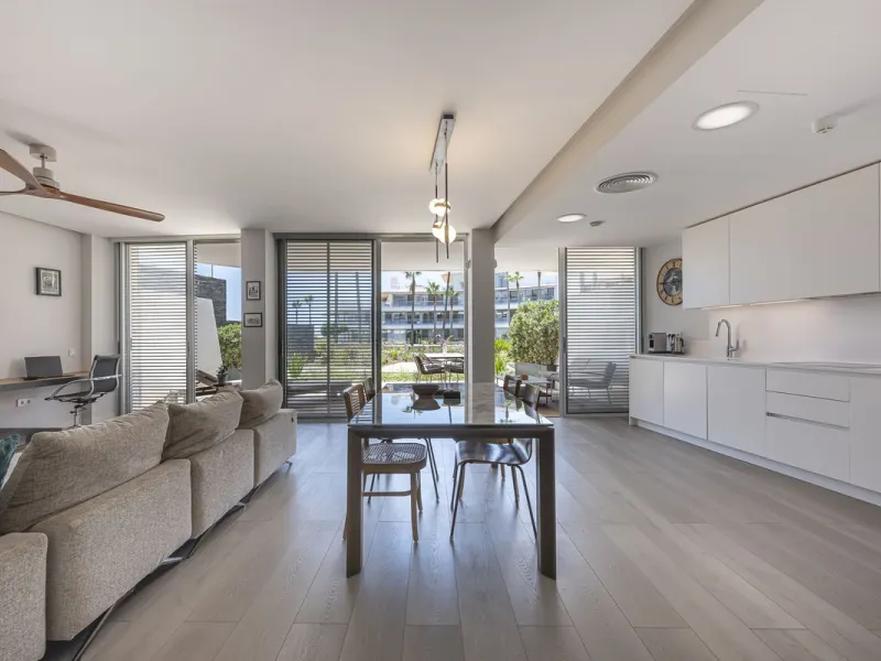Apartment - Ground Floor Apartment в продаже в Estepona, Málaga. В доме 2 спален и 2 ванных комнат. Площадь дома 121 м²
