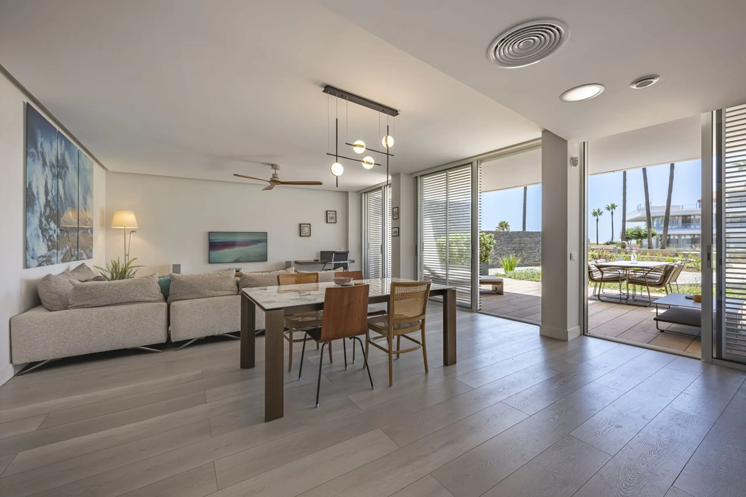 Apartment - Ground Floor Apartment в продаже в Estepona, Málaga. В доме 2 спален и 2 ванных комнат. Площадь дома 121 м²