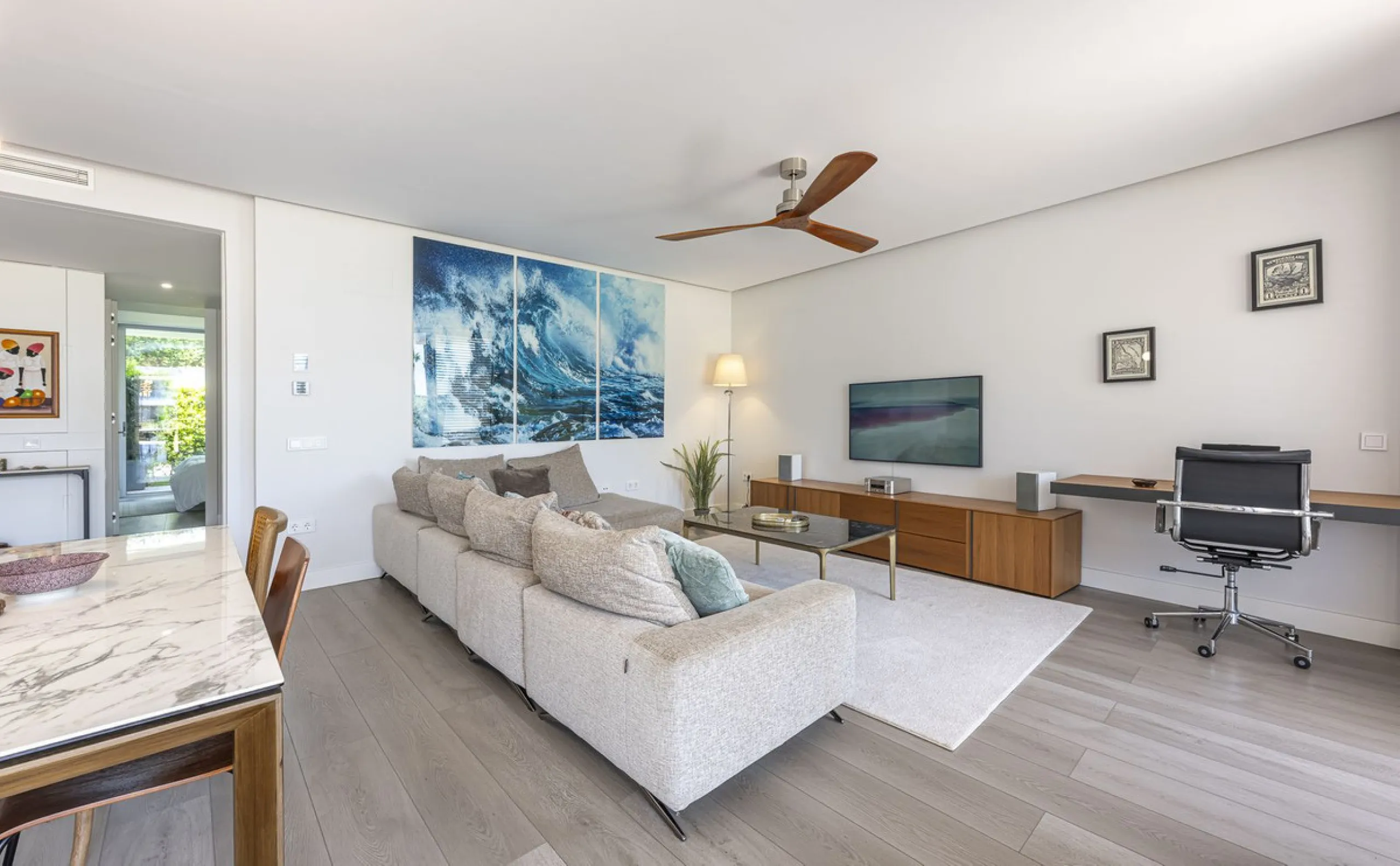 Apartment - Ground Floor Apartment в продаже в Estepona, Málaga. В доме 2 спален и 2 ванных комнат. Площадь дома 121 м²
