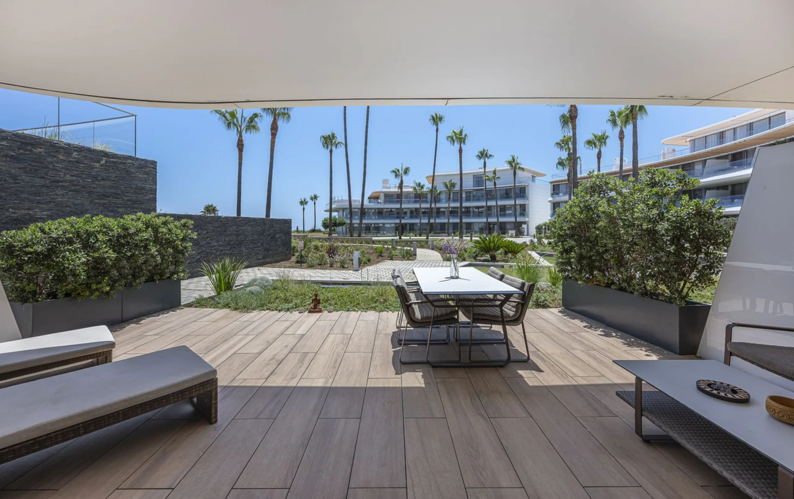 Apartment - Ground Floor Apartment в продаже в Estepona, Málaga. В доме 2 спален и 2 ванных комнат. Площадь дома 121 м²